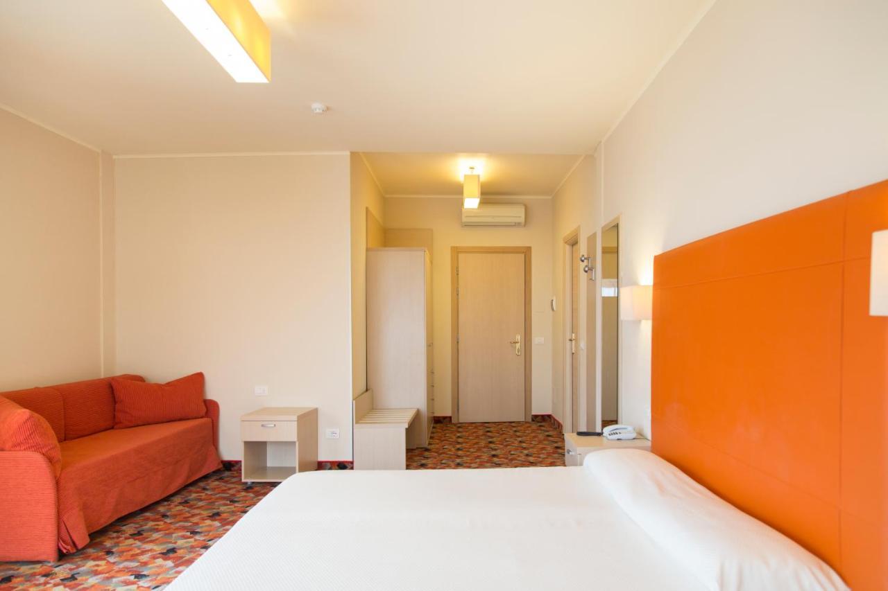 Hotel Royal Village Limone sul Garda Oda fotoğraf