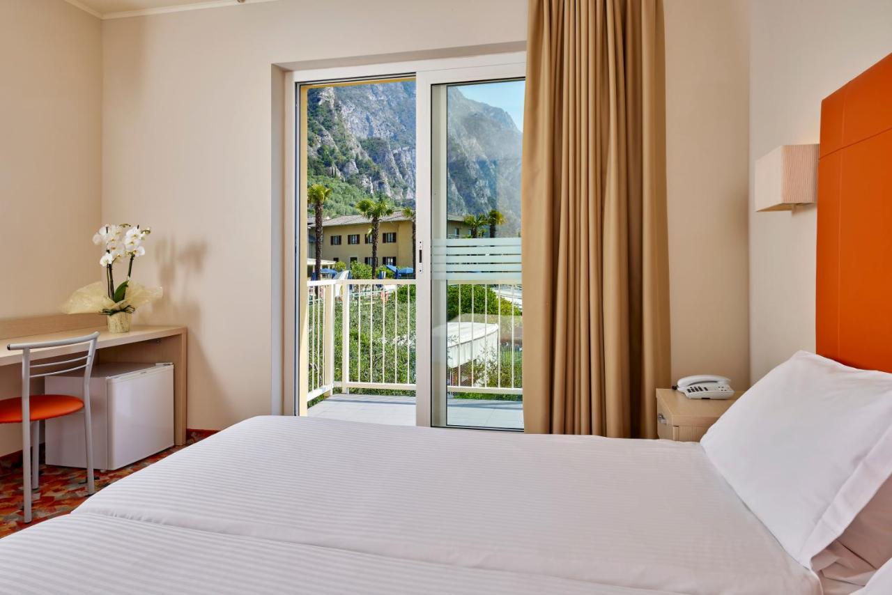 Hotel Royal Village Limone sul Garda Oda fotoğraf