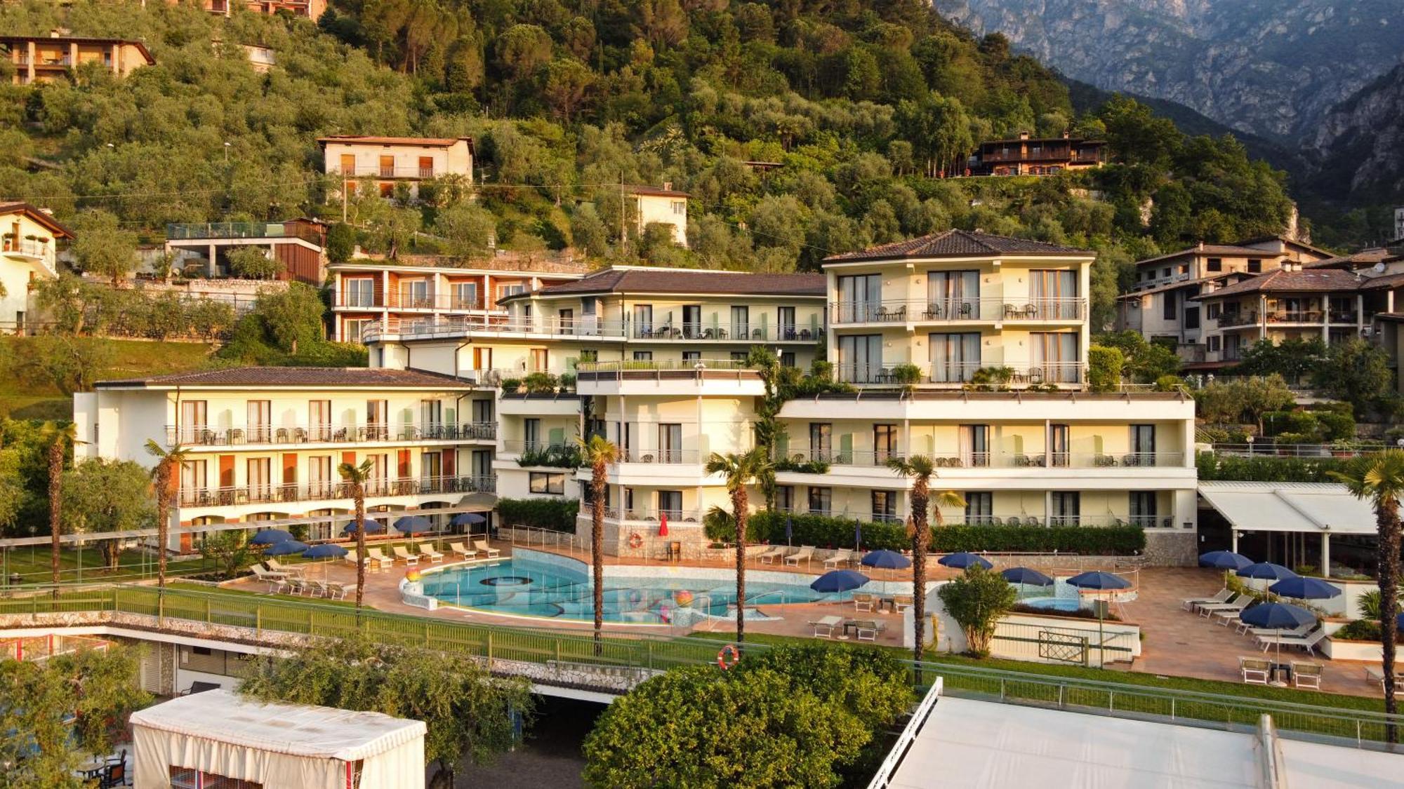 Hotel Royal Village Limone sul Garda Dış mekan fotoğraf